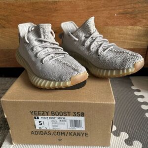 Adidas Yeezy Boost 350 V2  - Sesame